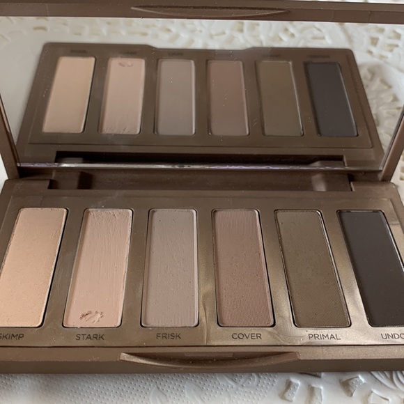 Urban Decay Naked Basics 2. NWOB - Picture 4 of 10